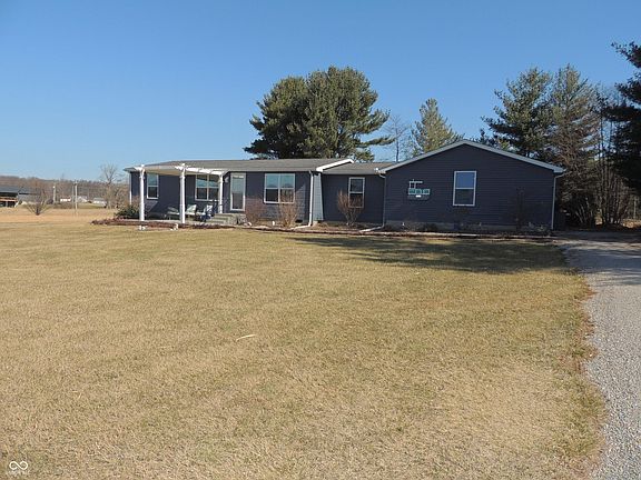 3rd image of 1558 N Santee Dr
