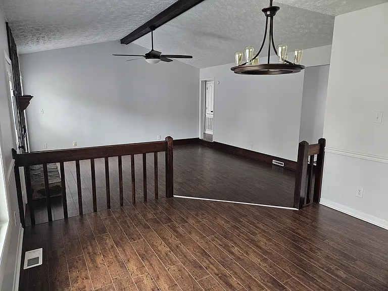 905 Benevente Loop — Photo 11
