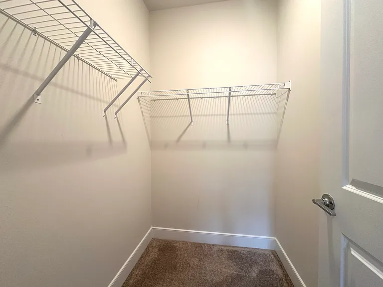 1009 Rockwell Ave — Photo 33