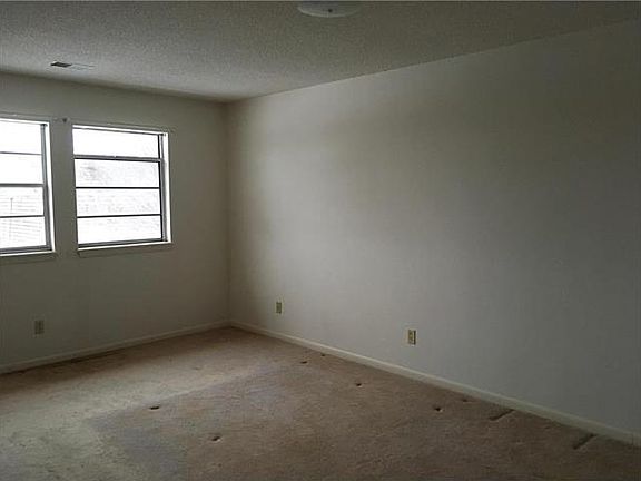 4th image of 11003 W 90th Ter