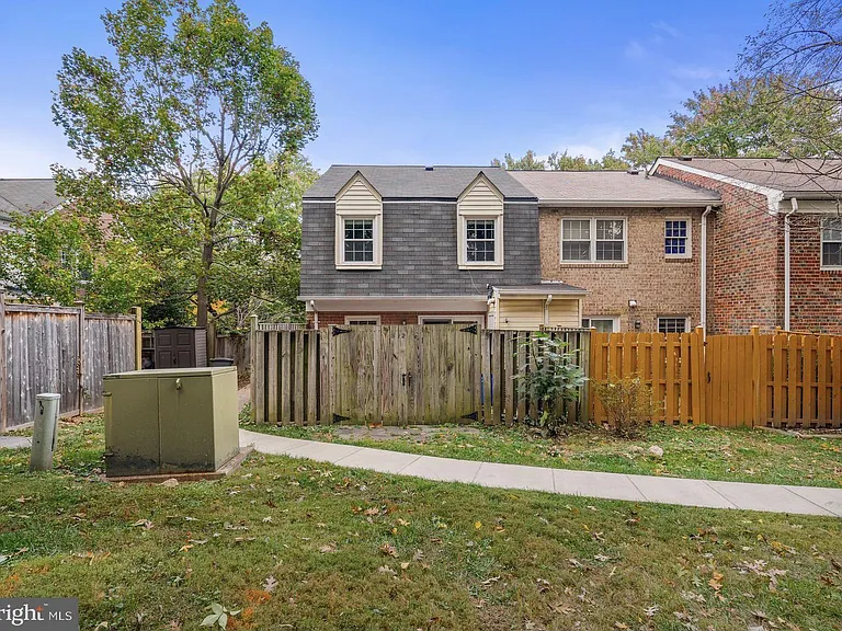 812 Azalea Dr #16 — Photo 24