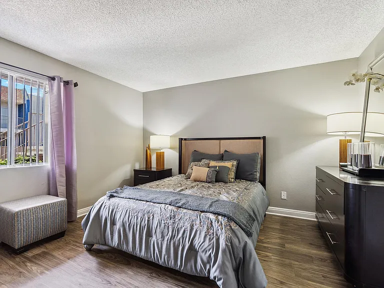 Sorrento Apartments — Photo 46