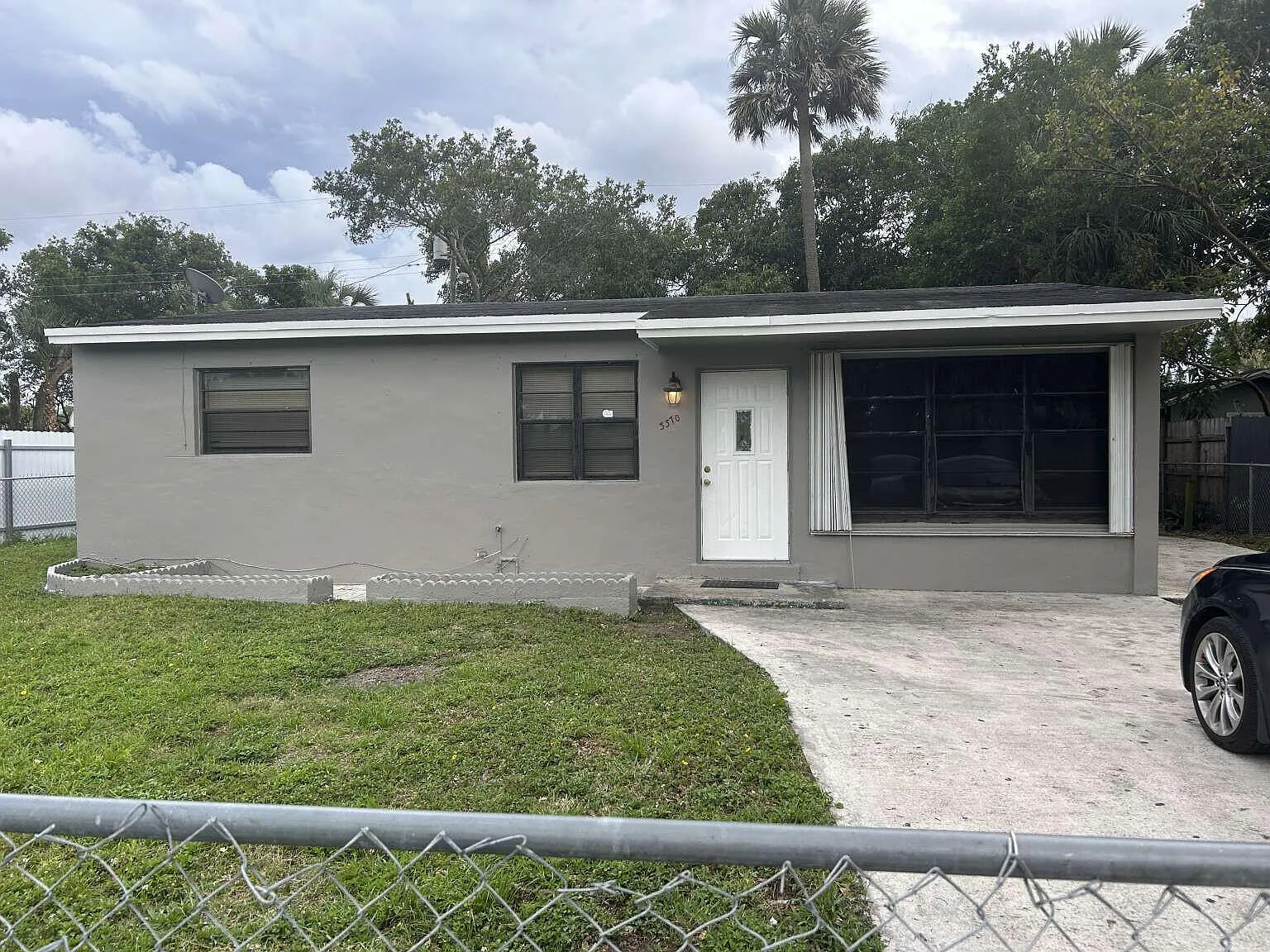 5 bed, 2.0 bath, 1304 sqft, $3,200 — Photo 1