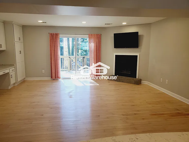 1017 Travelers Trl NW — Photo 5