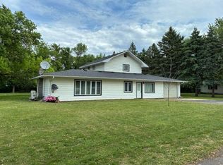 1121 W 6th St, Graceville, MN 56240