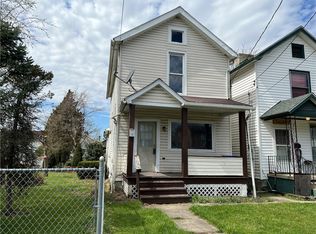 1506 1/2 Hanna St, New Castle, PA 16102