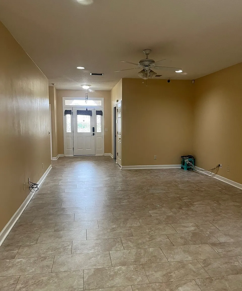3 bed, 2.0 bath, 1517 sqft, $2,000 — Photo 2