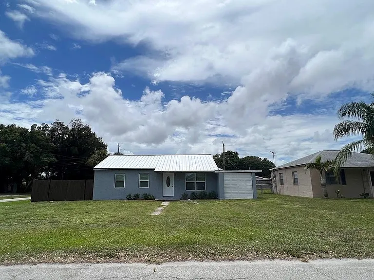 1810 Elizabeth St — Photo 1
