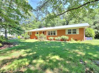 8716 Douglas Dr, Charlotte, NC 28217