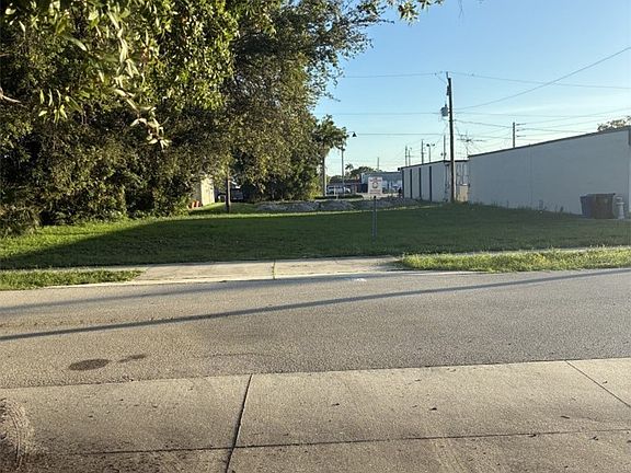 2nd image of 1925 Suwanee Ave