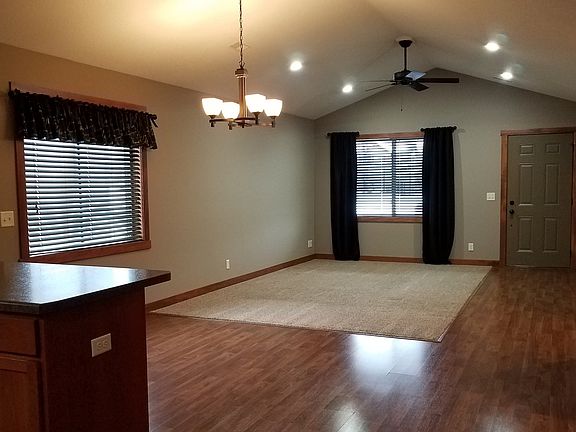 4th image of 1876 Greenwood Valley Dr