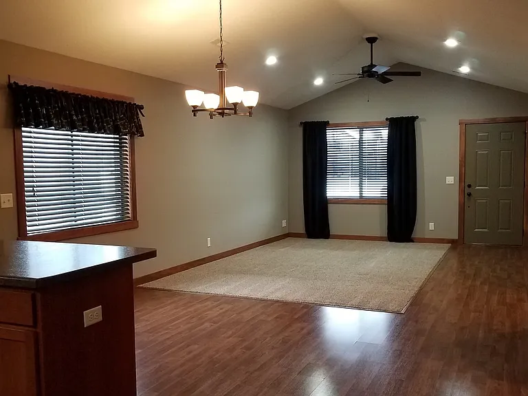 1876 Greenwood Valley Dr — Photo 4