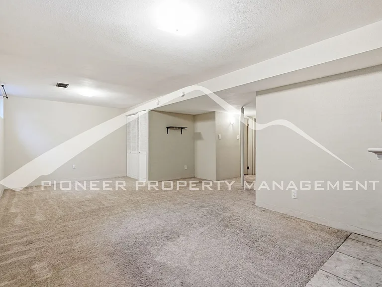 655 S Xenon Ct — Photo 23