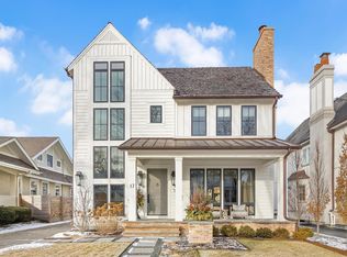 17 Ulm Pl, Hinsdale, IL 60521