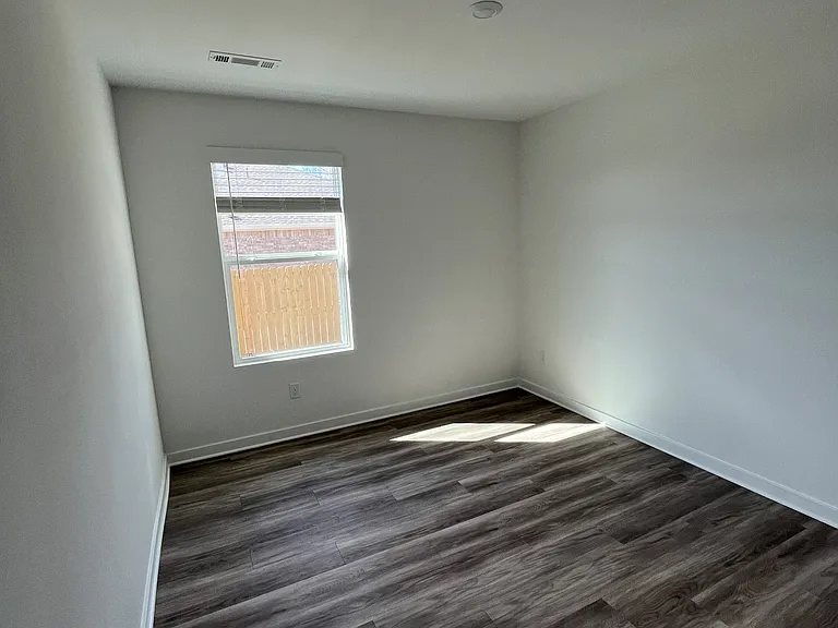 525 Arizona St — Photo 20