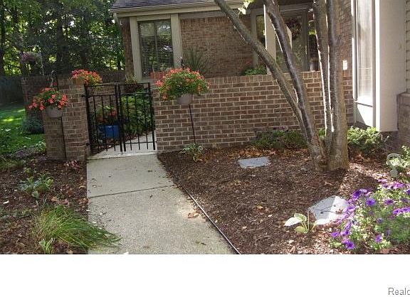 4th image of 29143 W Chanticleer Dr #1
