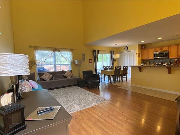 2nd image of 1924 Portcastle Cir