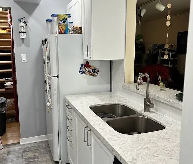 210 McCaul St #2 — Photo 6