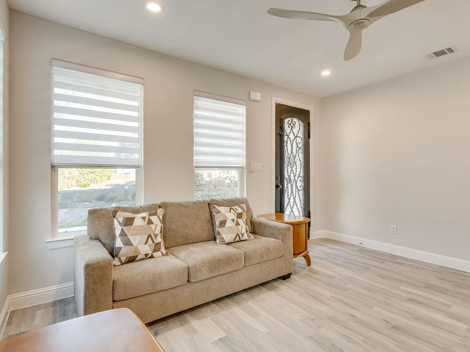 6 bed, 6.5 bath, 2660 sqft, $6,000 — Photo 4