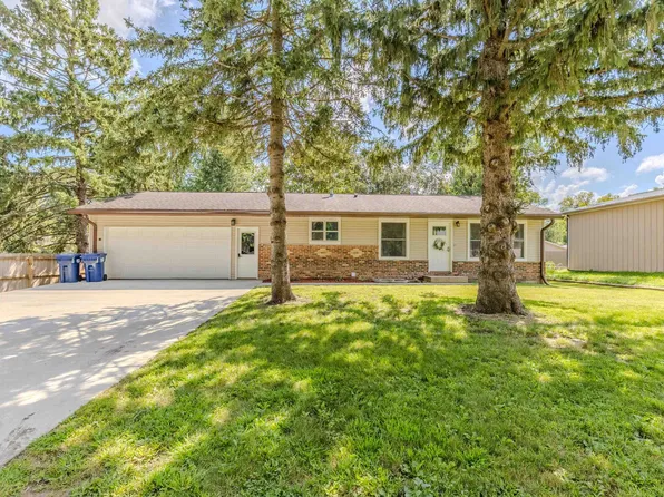 123 22nd St, Spirit Lake, IA 51360