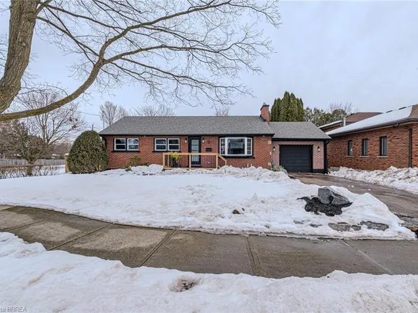 9 Grace Ave, Brantford, ON N3R 5M5