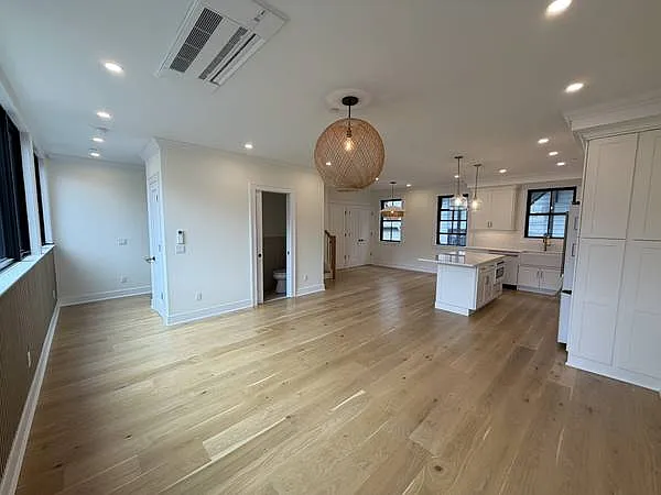 2 bed, 2.5 bath, 2200 sqft, $12,000 — Photo 3