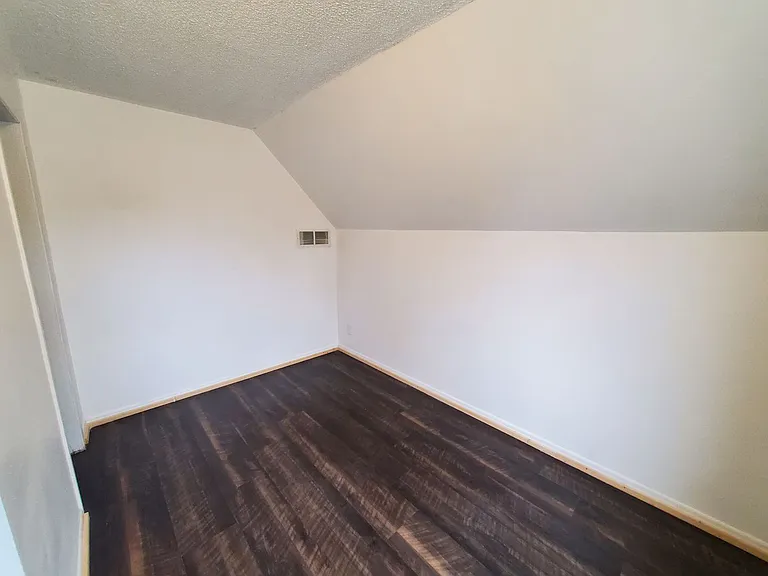 306 Charles St — Photo 11