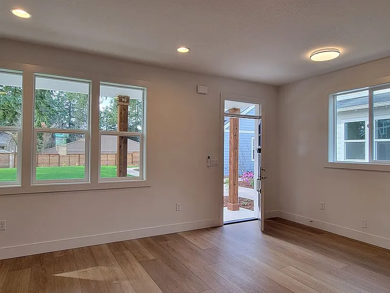 1167 NW Michelbook Ln — Photo 6