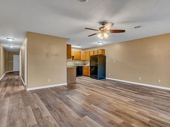 2nd image of 5 Church Dr APT 2