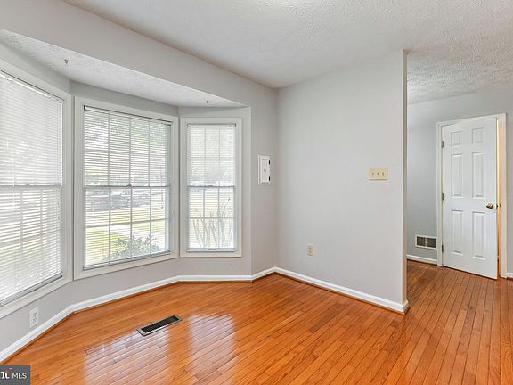 5th image of 8553 Paragon Ct