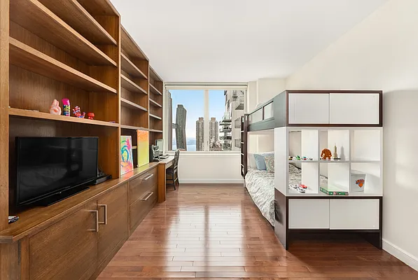 Rented by Douglas Elliman | media 25