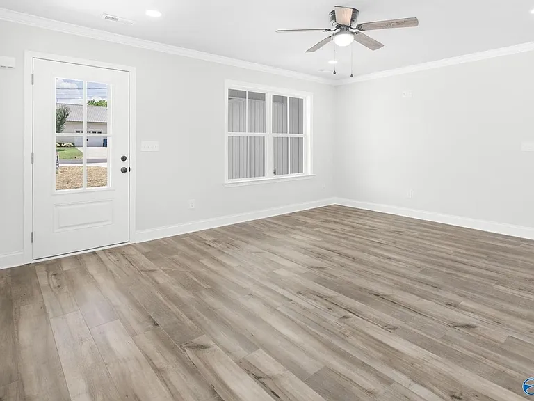 335 Maple Cir — Photo 6