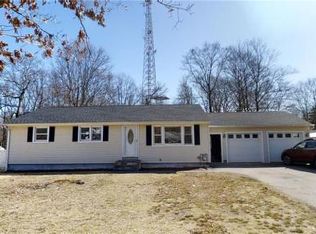 40 Florida Dr, Oakdale, CT 06370