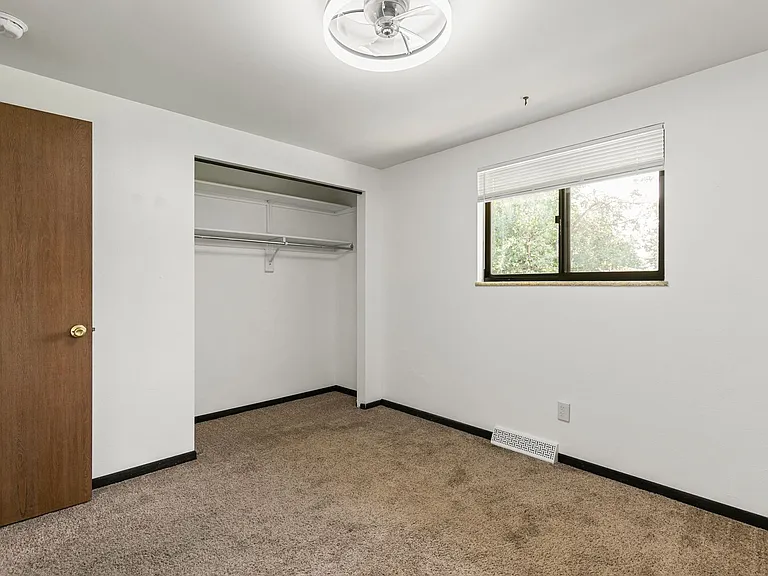 390 Knotty Pl — Photo 12