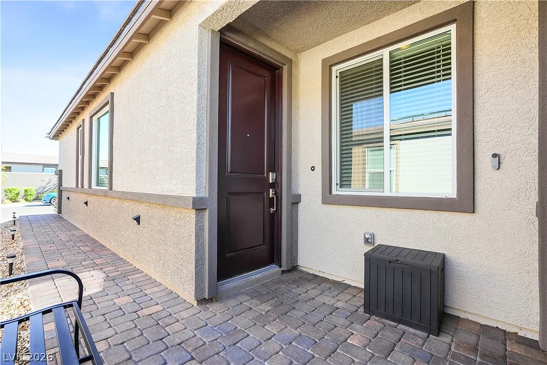 3 bed, 3.0 bath, 1764 sqft, $2,500 — Photo 1