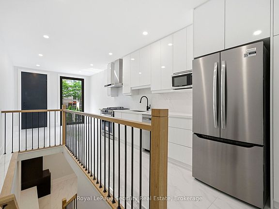 4th image of 21 Belmont St #2