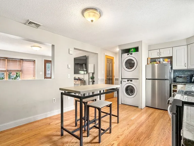 28 I St #1 — Photo 3