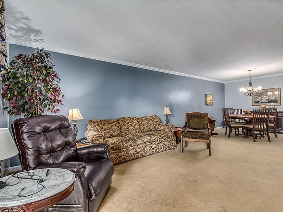 3rd image of 1815 Gardiner Ln APT K90
