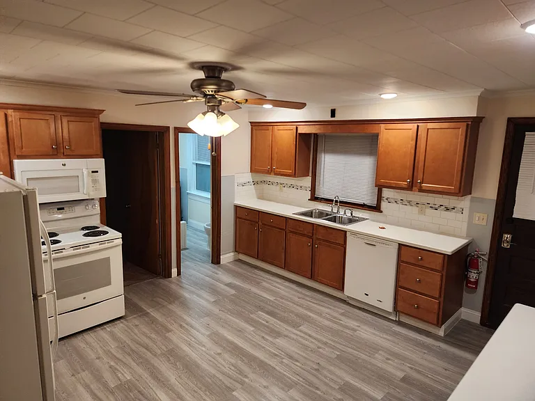 607 Mill St #2 — Photo 12