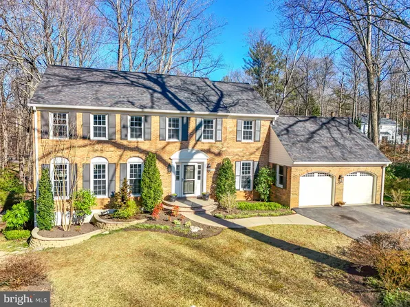 6020 Makely Dr, Fairfax Station, VA 22039