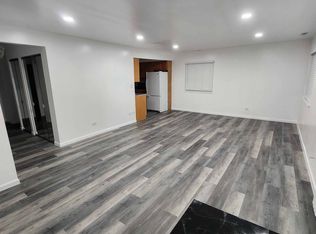 1781 W Algonquin Rd APT 2B, Mount Prospect, IL 60056