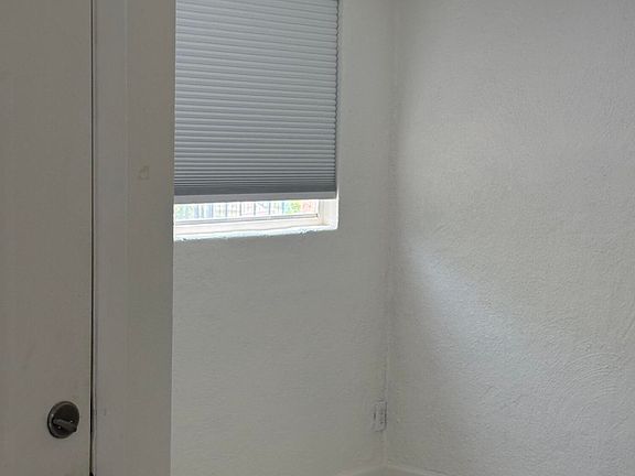 4th image of 1455 N ALMA SCHOOL Road #40