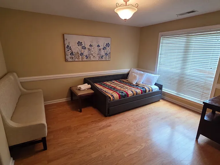 75 Fairoaks Dr — Photo 7