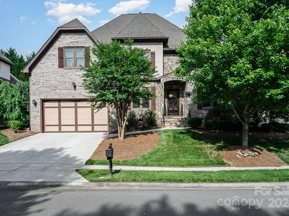 6833 Larrisa Ct, Charlotte, NC 28226