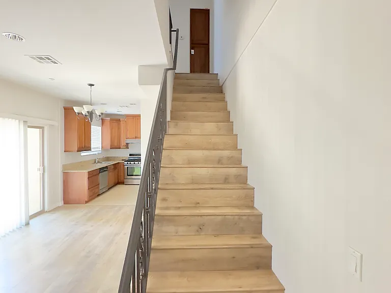 968 S Highland Ave — Photo 10