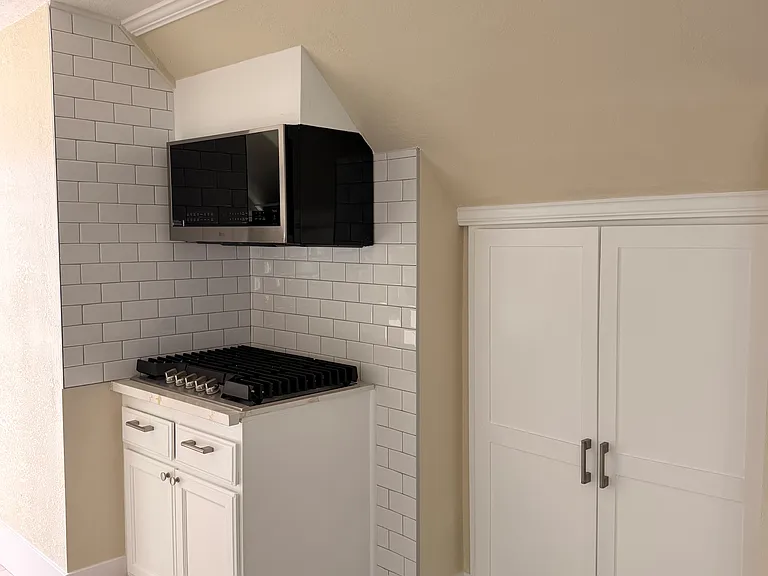 625 Cedar Ave #1/2 — Photo 5