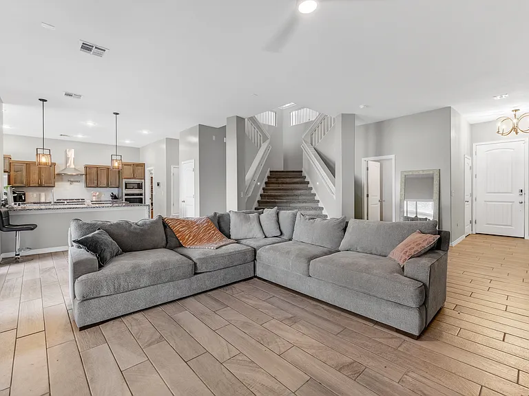 13637 Baja Vista Ct — Photo 8