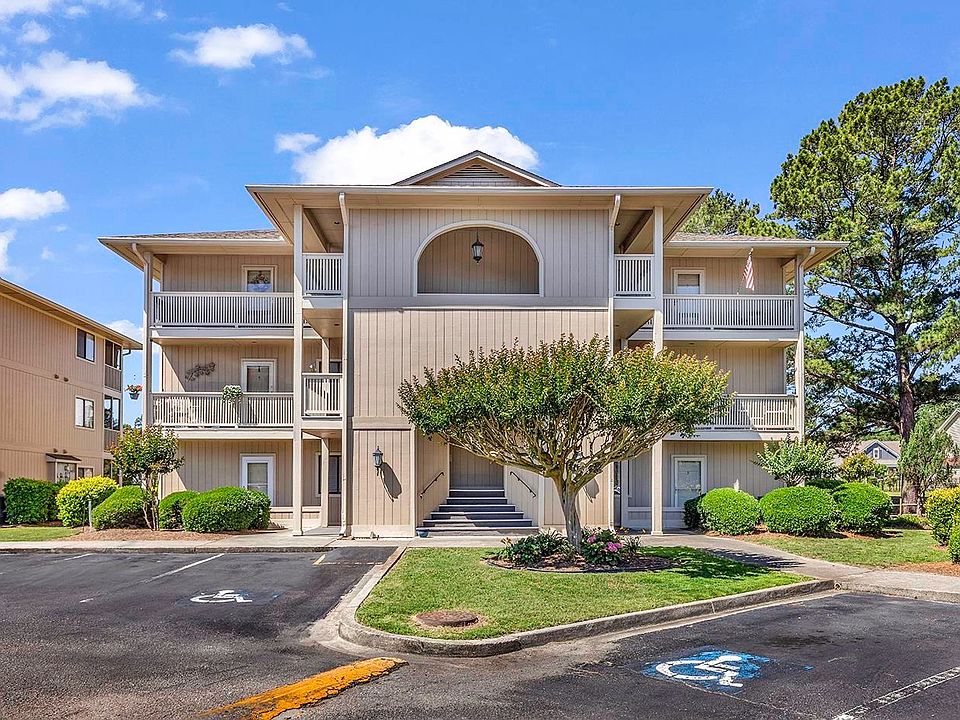 1st image of 4274 Pinehurst Circle #V3