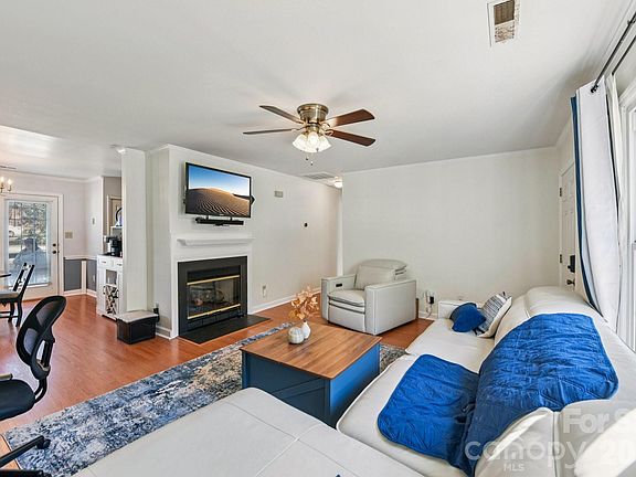 2nd image of 6025 Crape Myrtle Ln