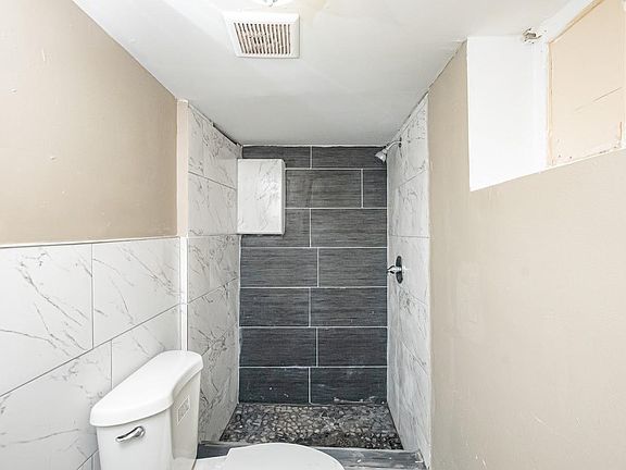 5th image of 206 Mount Prospect Ave #3